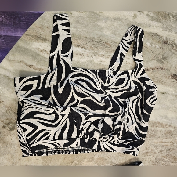 Rachel Zoe 2 Piece Zebra Leaf Print Crop Top And skirt Set Large! - Picture 4 of 11